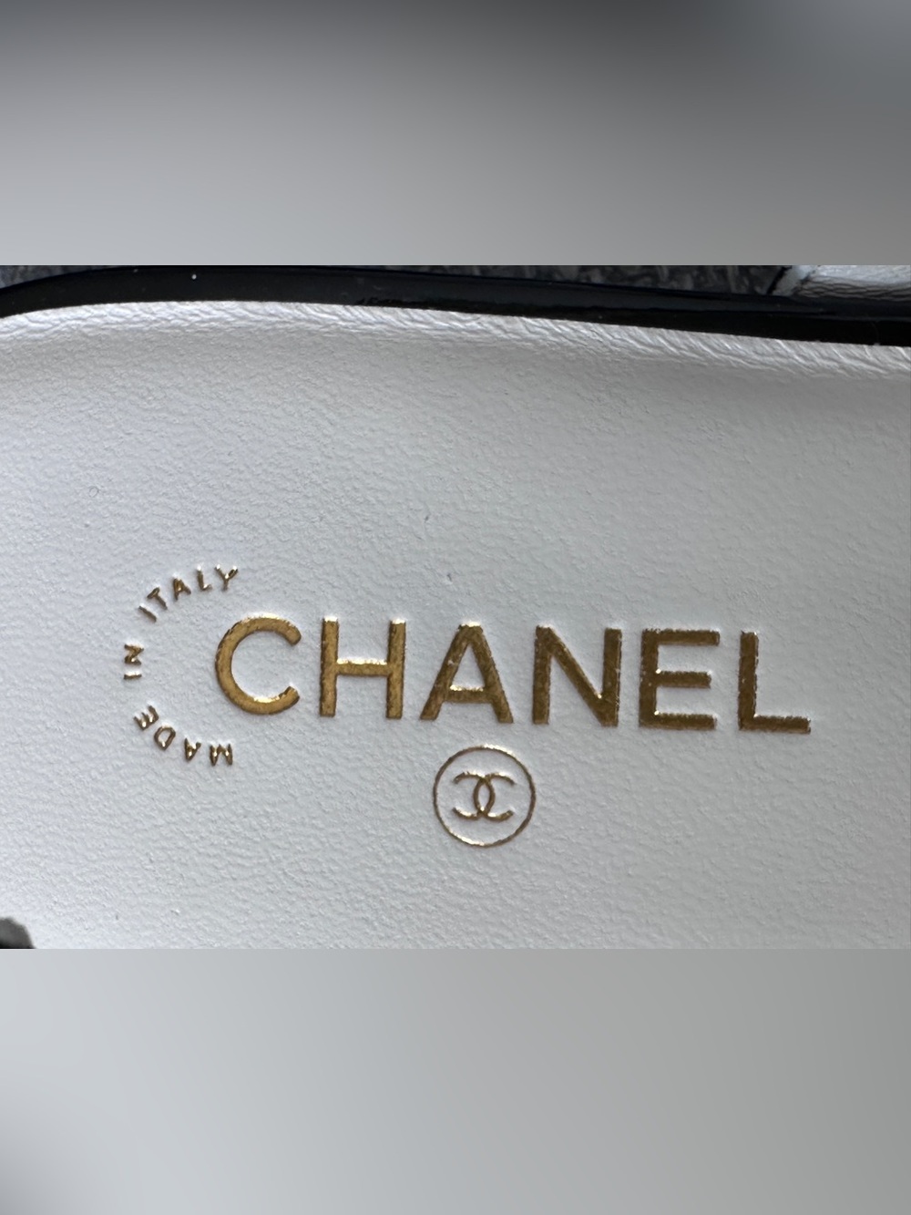 2026B CHANEL WHITE AND BLACK LEATHER SLINGBACKS SHOES with GOLD CC LOGO 38.5 - Picture 14 of 16